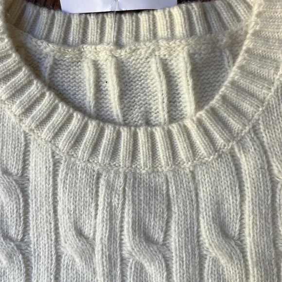 Brandy Melville Cream Cable Knit Sweater - Picture 4 of 6